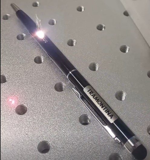 Identificação de acrílico para veículos de visitantes Gravação a laser em caneta