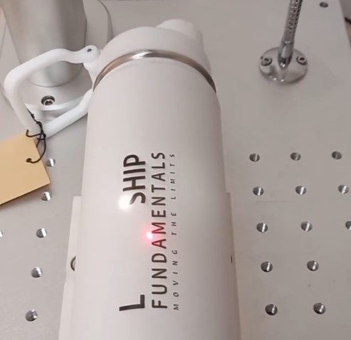 Garrafa Kouda de alto padrão gravada a laser