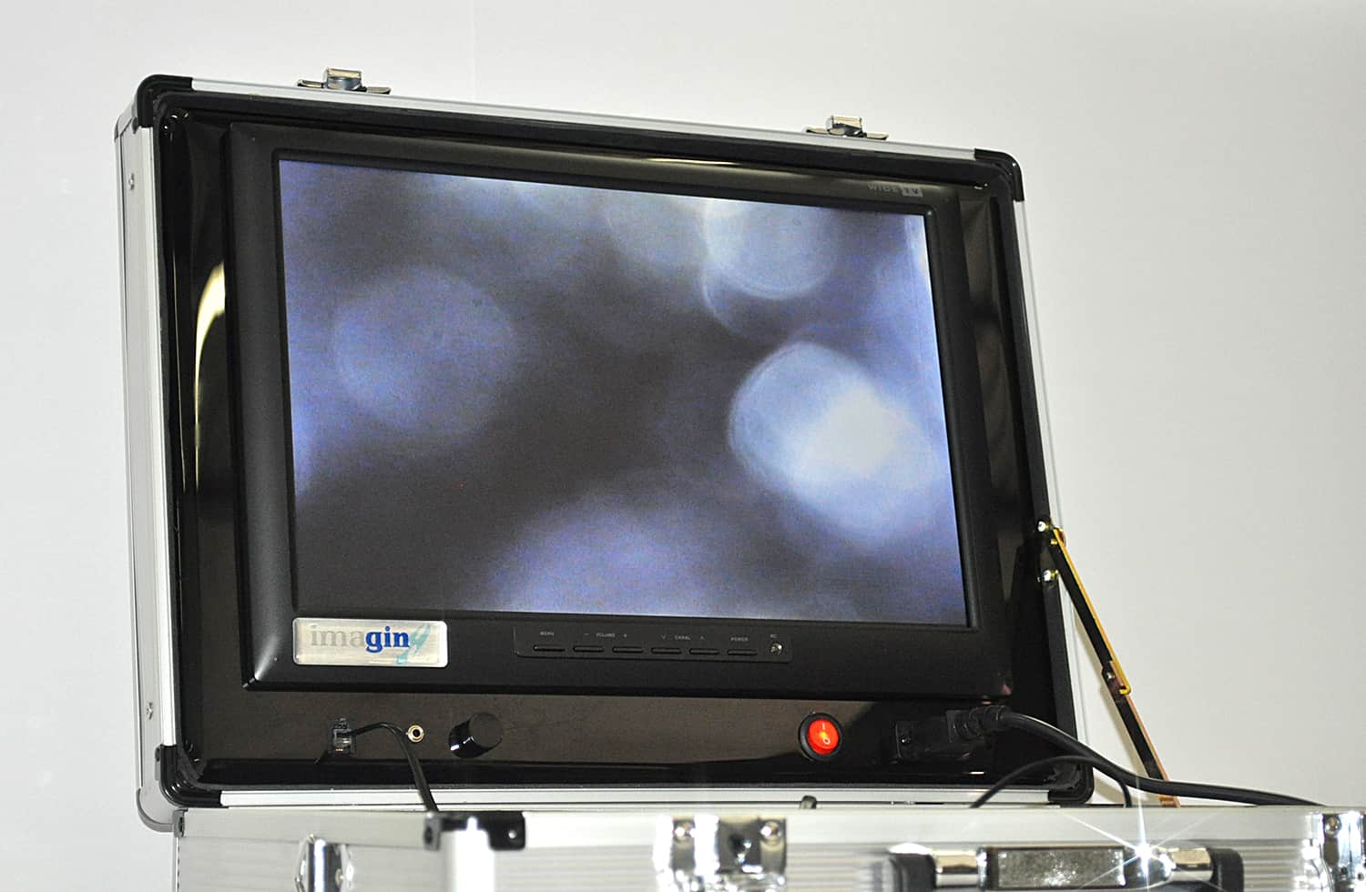 Painel frontal em acrílico preto para fixação de ultrassom veterinário em maleta