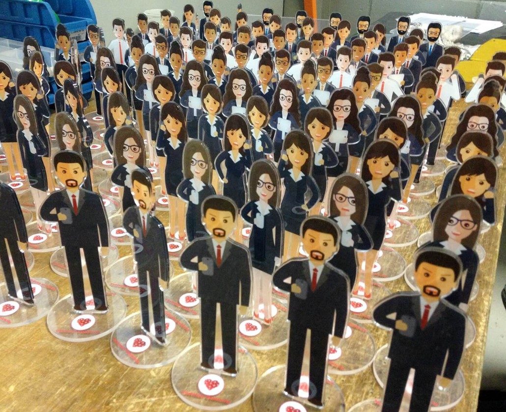 Personagens de acrílico para evento