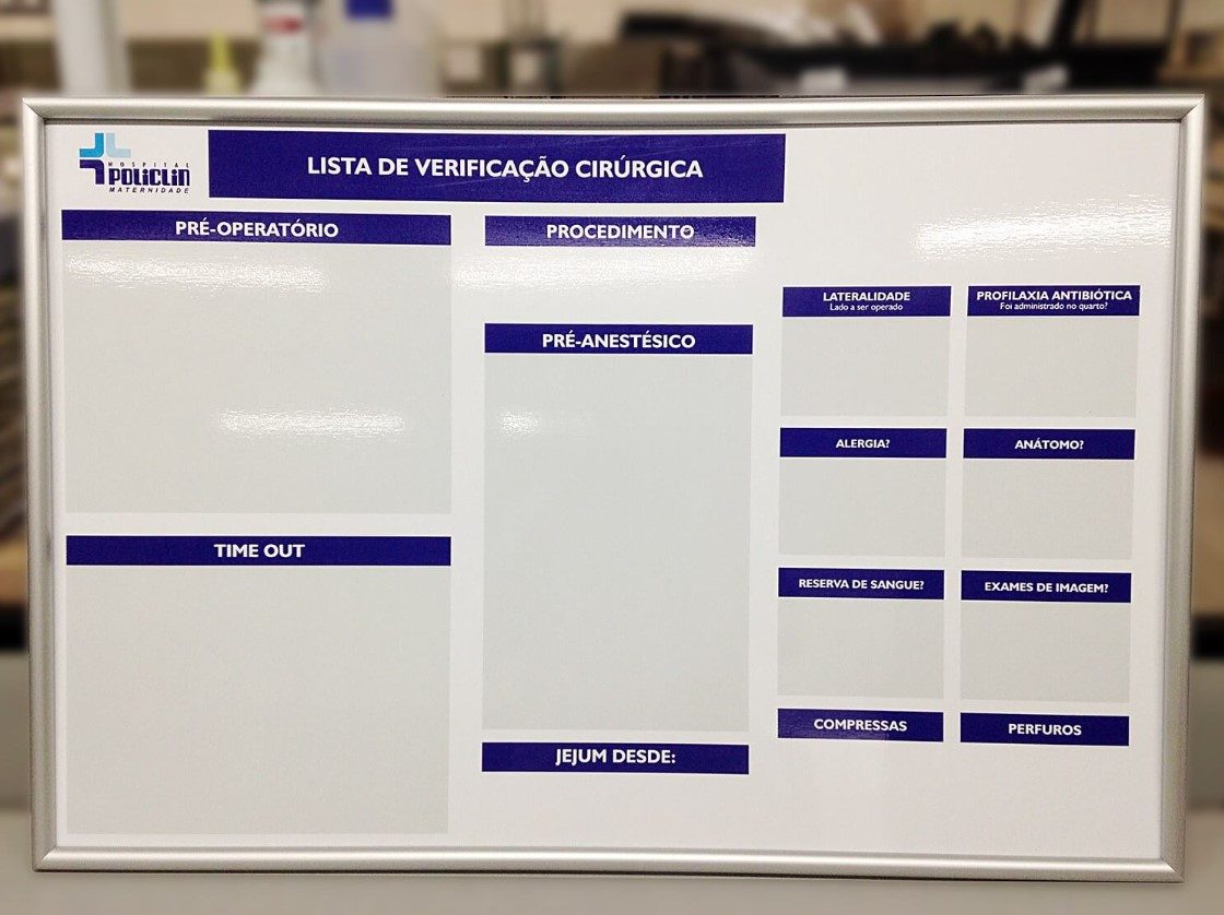Identificação de acrílico para veículos de visitantes